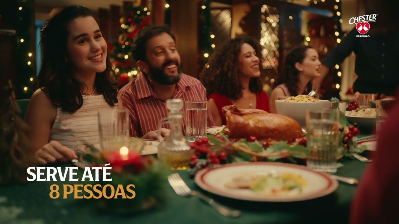 Thumbnail do vídeo: Uma família reunida na mesa de Natal